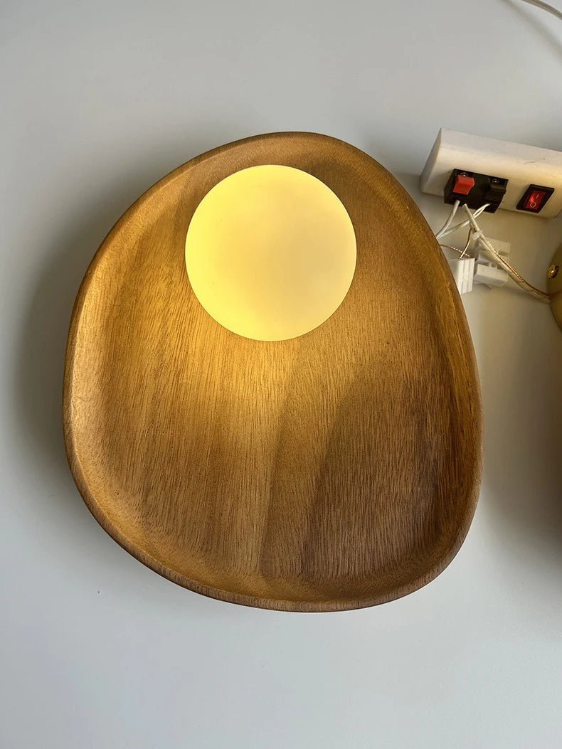 Applique murale de chevet en bois avec éclairage artistique rétro et vintage - Lumeria