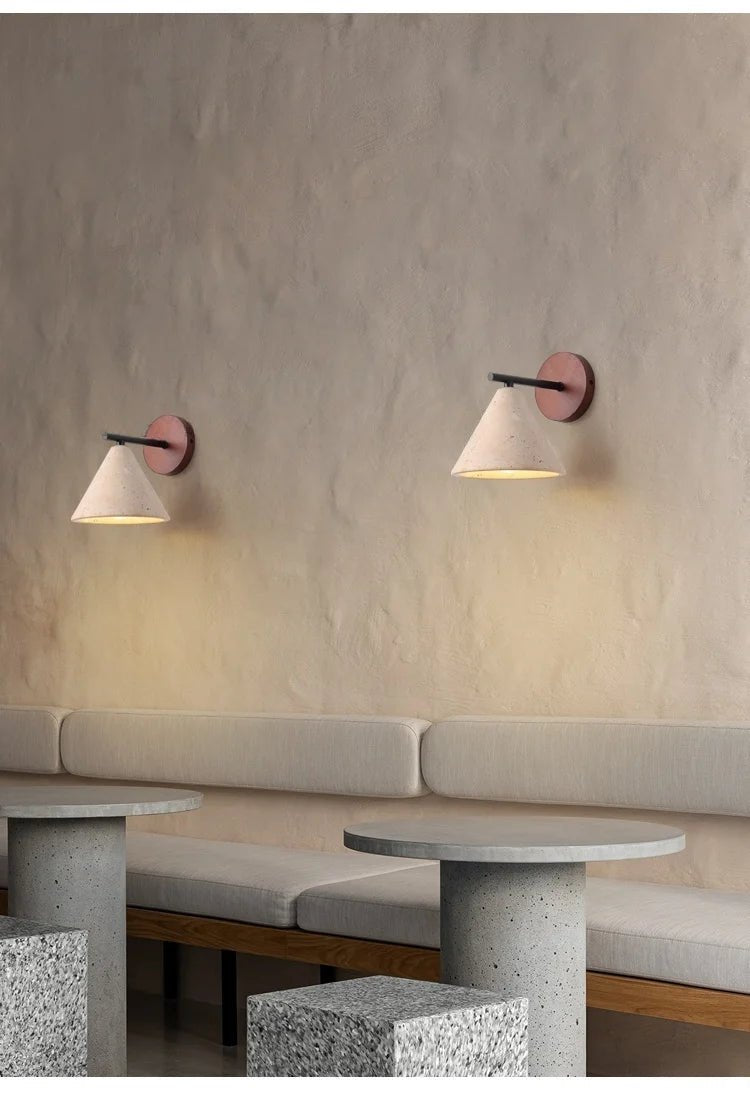 Applique murale en pierre naturelle et bois – Design classique Nik en travertin jaune - Lumeria