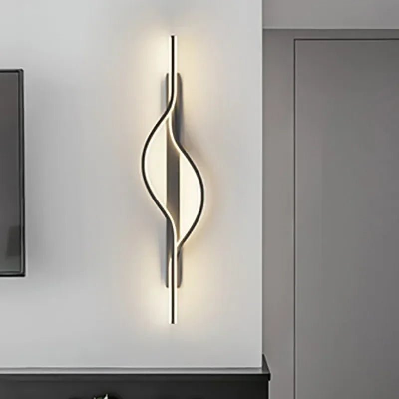 Applique murale LED courbée en aluminium avec diffuseur acrylique noir - Lumeria