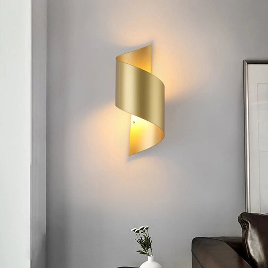 Applique murale LED en aluminium doré à lumière orientée haut et bas - Lumeria