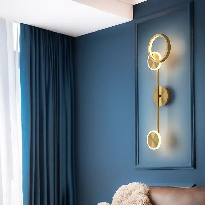Applique murale LED en fer noir et diffuseur doré Scandinave - Lumeria