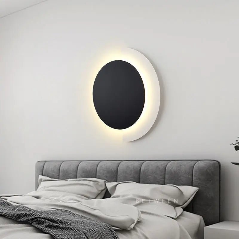 Applique murale LED en métal peint avec ombre acrylique multidirectionnelle - Lumeria