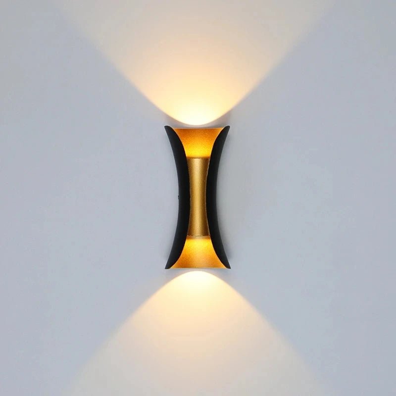 Applique murale LED étanche IP65 aluminium noir blanc or au style nordique - Lumeria