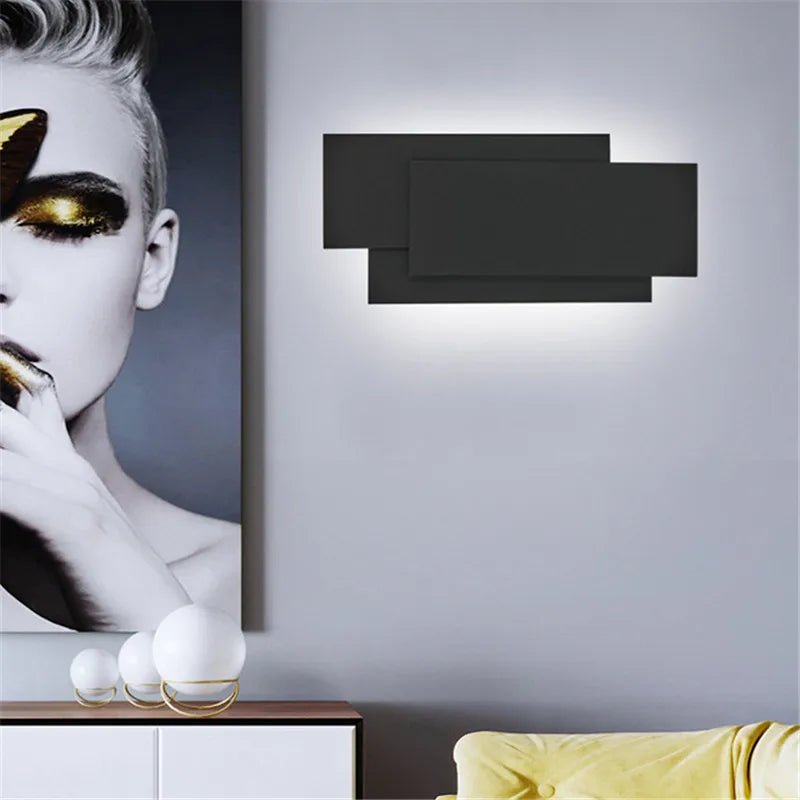 Applique murale LED métallique empilée avec interrupteur tactile - Lumeria