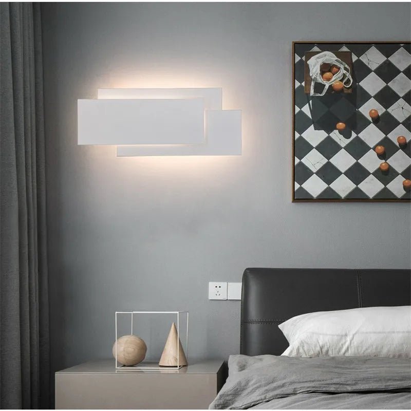 Applique murale LED métallique empilée avec interrupteur tactile - Lumeria