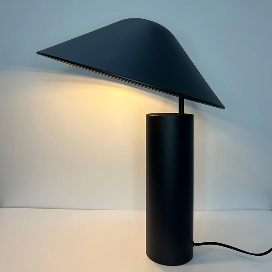 Applique murale LED noir métal à lumière neutre dimmable Scandinave - Lumeria