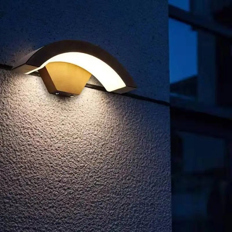 Applique murale LED noire en aluminium avec détecteur IP65 extérieur - Lumeria