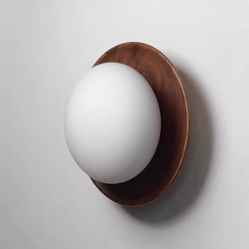 Applique murale ronde en noyer massif avec verre dépoli Wabi Sabi - Lumeria