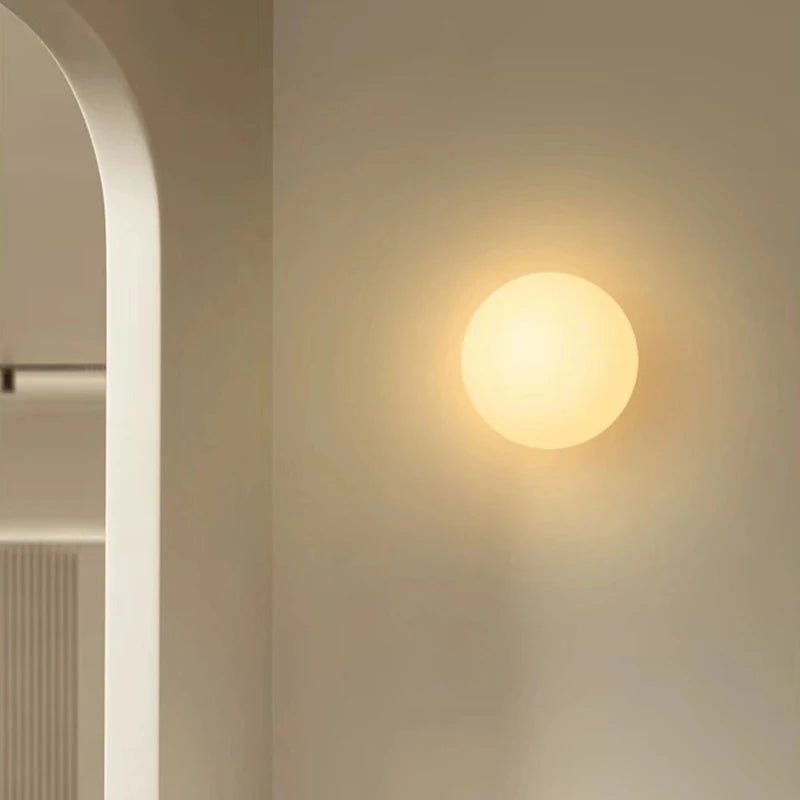 Applique murale ronde en verre dépoli blanc avec éclairage LED G9 Bauhaus - Lumeria