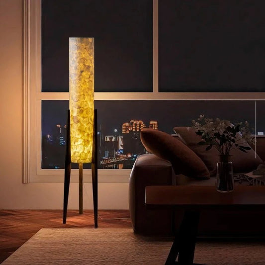 Lampadaire en noyer massif avec abat - jour rond en tissu dimmable - Lumeria