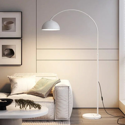 Lampadaire LED arc au design scandinave Vanel - Lumeria