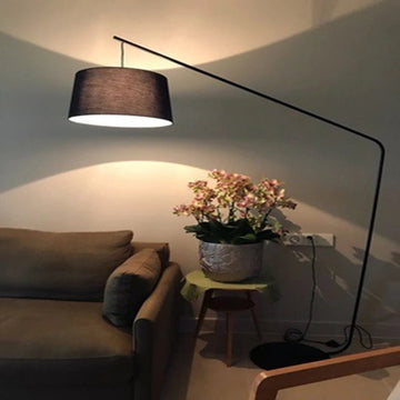 Lampadaire LED en métal télécommandé Pêche - Lumeria