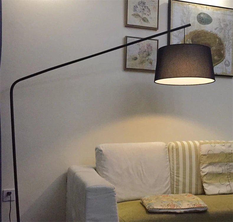 Lampadaire LED en métal télécommandé Pêche - Lumeria