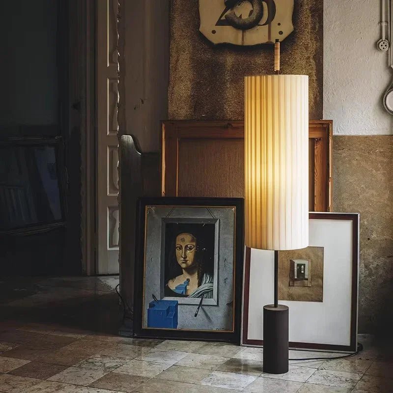 Lampadaire sur pied avec abat - jour tricoté main et éclairage réglable Japandi - Lumeria