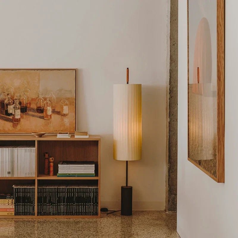 Lampadaire sur pied avec abat - jour tricoté main et éclairage réglable Japandi - Lumeria