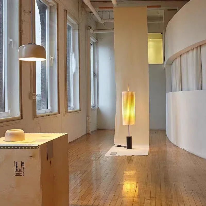 Lampadaire sur pied avec abat - jour tricoté main et éclairage réglable Japandi - Lumeria