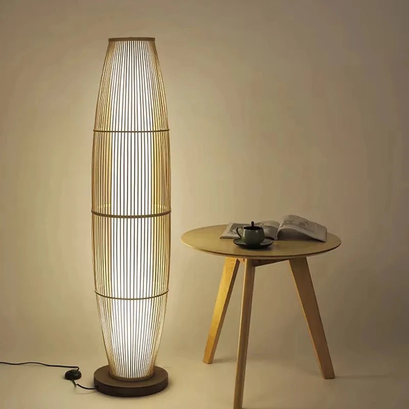 Lampadaire tactile en bambou tressé à abat - jour métal Japandi - Lumeria