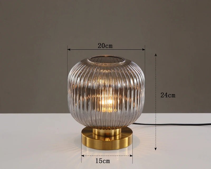 Lampe à poser avec abat - jour en verre vitrail multicolore et pied métal doré - Lumeria
