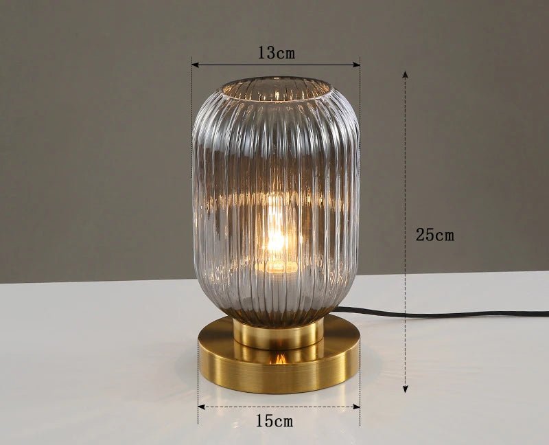 Lampe à poser avec abat - jour en verre vitrail multicolore et pied métal doré - Lumeria