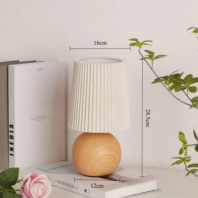 Lampe à poser en céramique blanche avec abat - jour plissé rechargeable - Lumeria