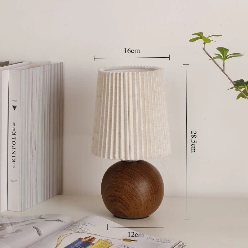Lampe à poser en céramique blanche avec abat - jour plissé rechargeable - Lumeria