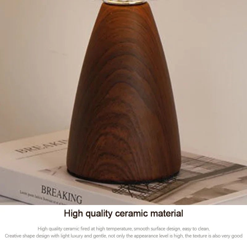 Lampe à poser en céramique blanche avec abat - jour plissé rechargeable - Lumeria