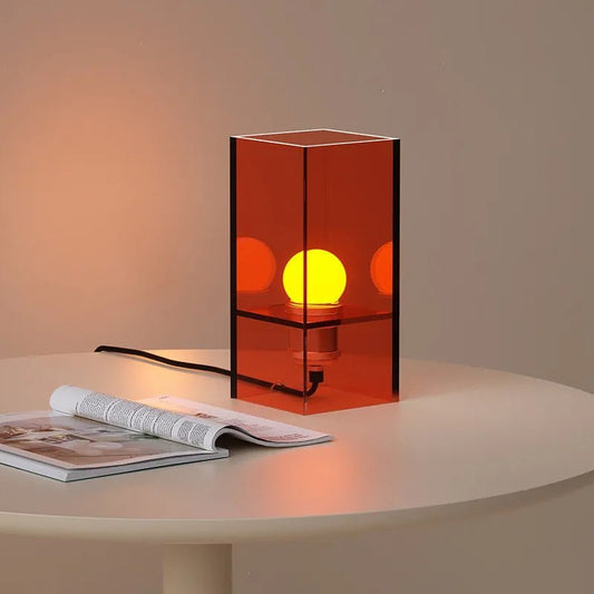 Lampe de bureau avec abat - jour acrylique translucide et socle laiton - Lumeria