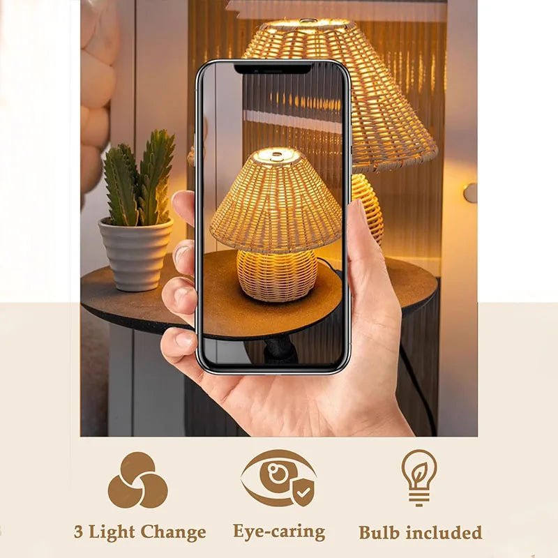 Lampe de bureau en bambou tressé avec éclairage LED doux et port USB - Lumeria