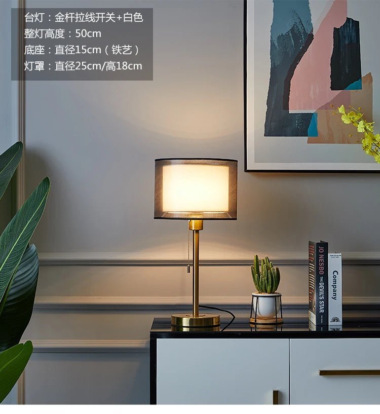 Lampe de table Art déco métal chromé avec abat - jour noir - Lumeria