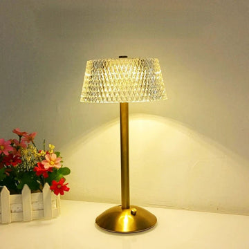 Lampe de table dorée Adana - Lumeria