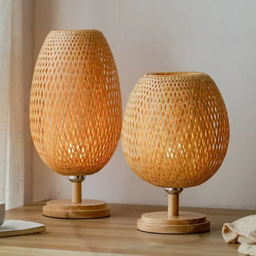 Lampe de table en bambou avec abat - jour en rotin tressé - Lumeria