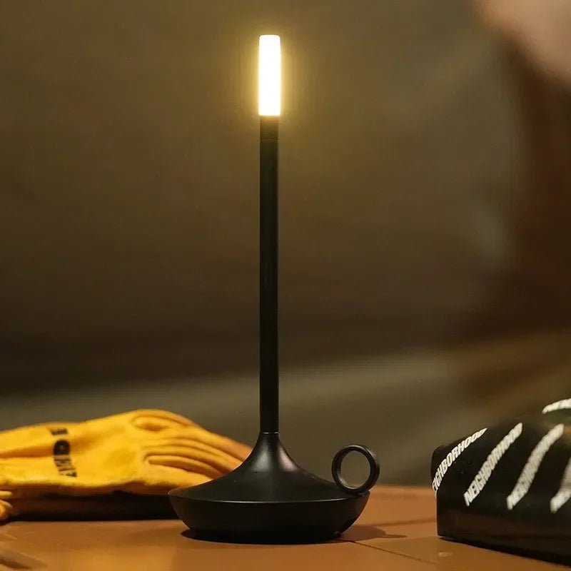 Lampe de table LED en métal exploreur - Lumeria