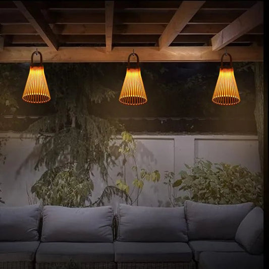 Lanterne solaire en bambou tressé forme fleur étanche pour extérieur - Lumeria