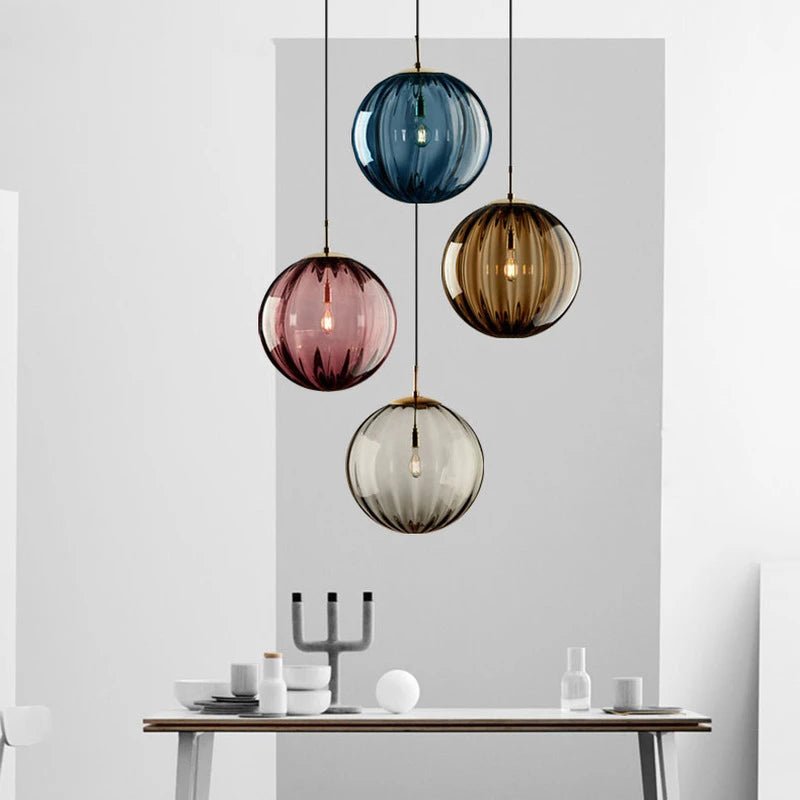 Suspension scandinave en verre opaline avec interrupteur sur cordon - Lumeria