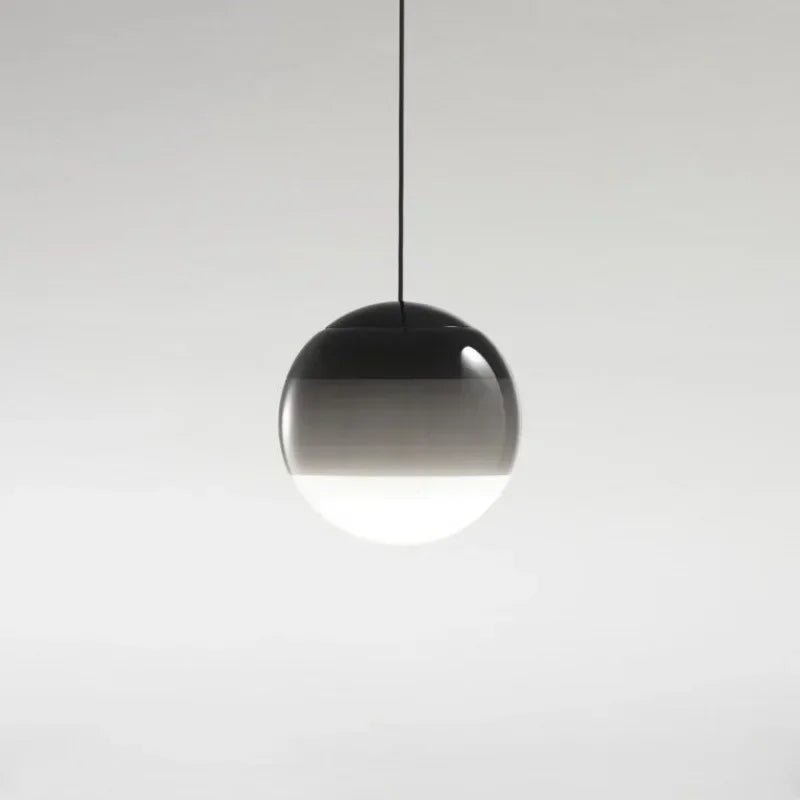 Suspension sphérique en pierre de verre teintée avec câble métal peint - Lumeria