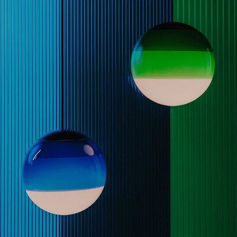Suspension sphérique en pierre de verre teintée avec câble métal peint - Lumeria