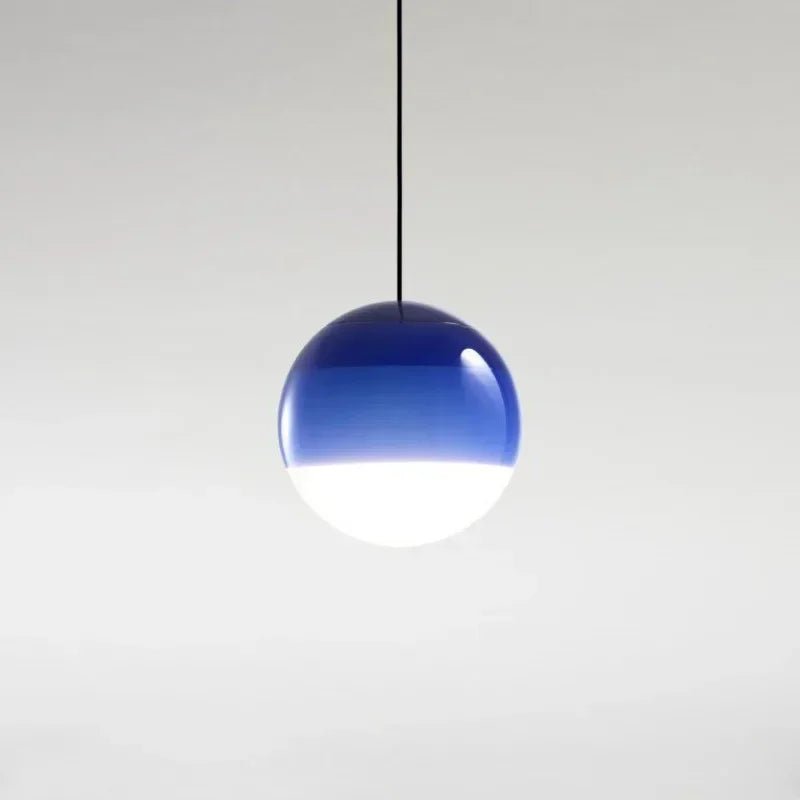 Suspension sphérique en pierre de verre teintée avec câble métal peint - Lumeria